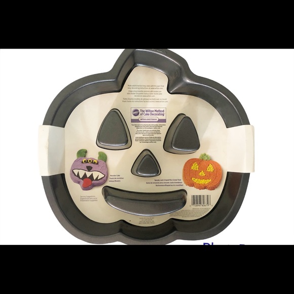 Wilton Jack-O-Lantern Halloween Non-Stick Bakeware - Picture 5 of 6